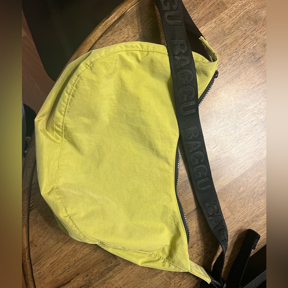 Baggu crescent bag